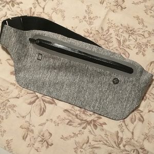 NWOT Running Hiking Pouch Belt